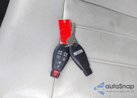 2010 Chrysler Town & Country Touring from USA, damaged, VIN 2A4RR5D14AR133746